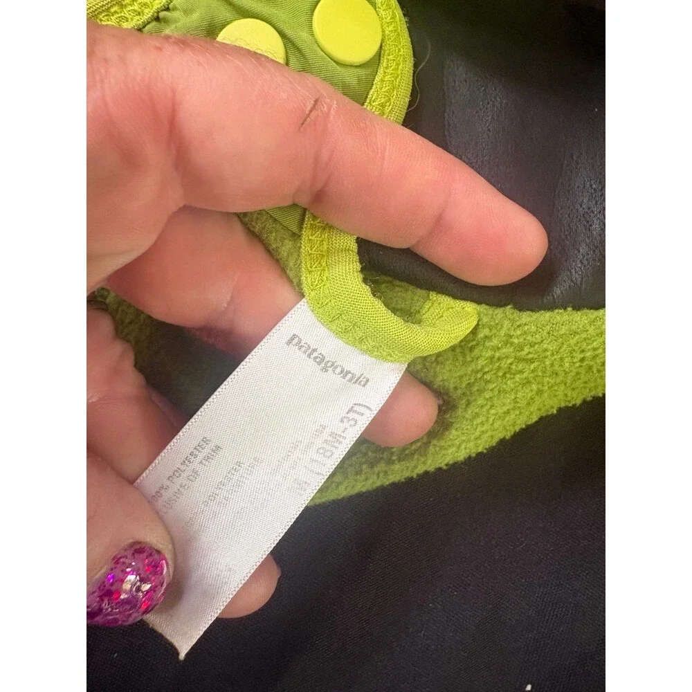 Patagonia Baby size 18m to 3t lime green Synchilla Fleece Booties slippers